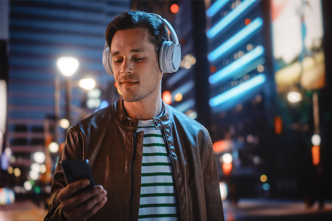 Top 5 Podcasts for Entertainment Entrepreneurs