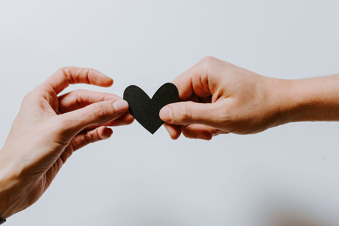 9 Ways to Stay Connected During Social Distancing