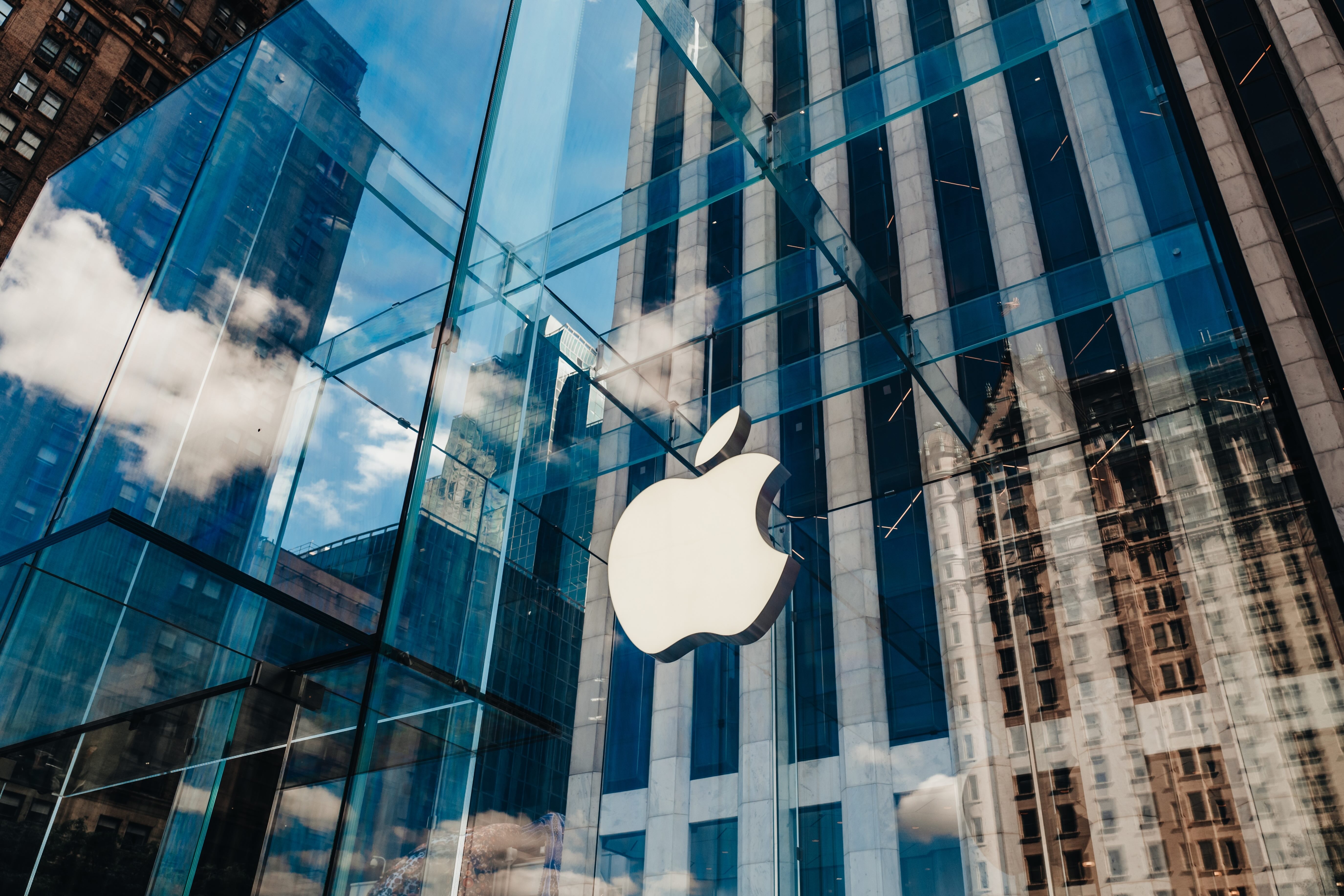 succession-planning-lessons-tim-cook-apple-slug-featured