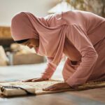 woman praying