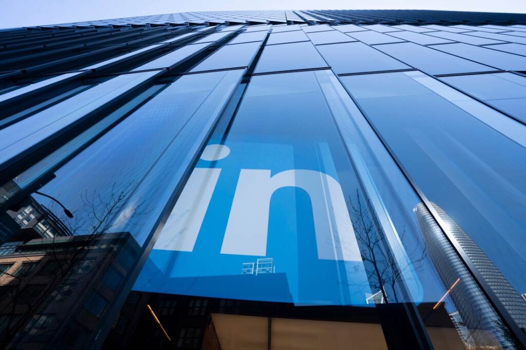 Front of LinkedIn Offices in San Francisco