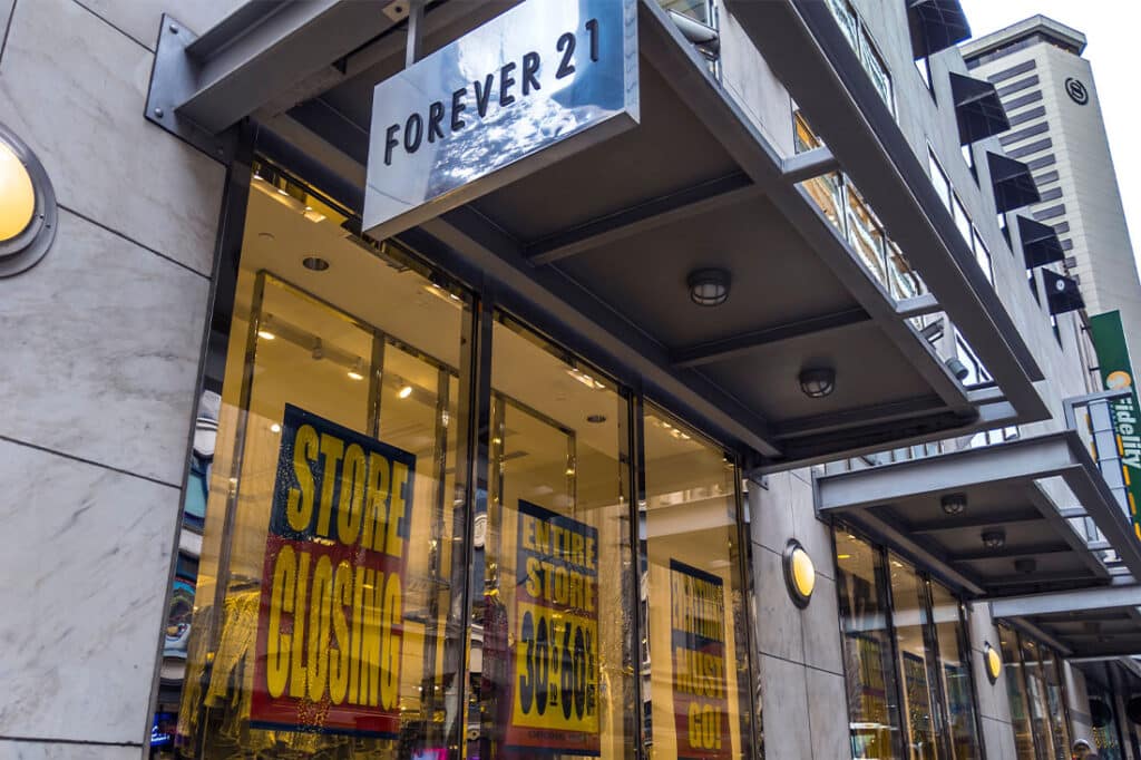 Forever 21 retail clothing store advertising going out of business bankruptcy sale