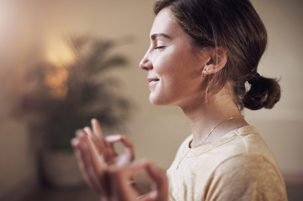 young women meditating and learning how to practice mindfulness